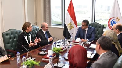 نائب رئيس الوزراء وزير الصحة يلتقي وفد «كلينيلاب» لتعزيز مراقبة مياه الشرب والصرف الصحي