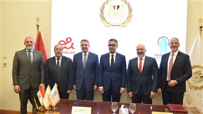 بروتوكول تعاون بين القابضة للصناعات الغذائية و«إي آند مصر» لتطوير المجمعات الاستهلاكية