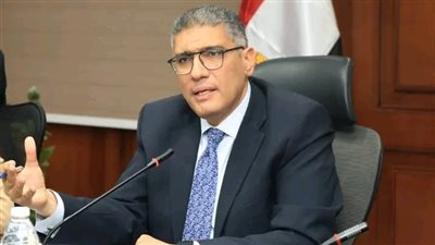 محافظ الجيزة: بدء أعمال رصف طريق المريوطية بدءًا من أسفل محور الضبعة