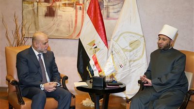 وزير الأوقاف يلتقي قاضي قضاة فلسطين لتعزيز التعاون الديني ومواجهة الفكر المتطرف