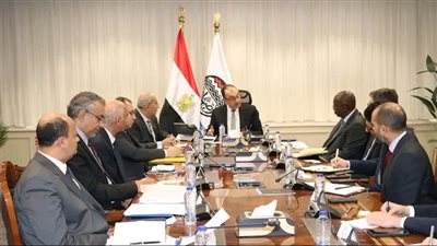 وزير قطاع الأعمال العام يستقبل وفدًا رفيع المستوى من مجموعة البنك الدولي