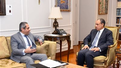 وزير الخارجية يبحث مع رئيس شركة العاصمة الإدارية إجراءات نقل السفارات والبعثات الأجنبية للعاصمة الجديدة
