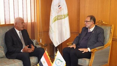 تعزيزًا للتكامل المؤسسي.. رئيس «سلامة الغذاء» يبحث مع نقيب الزراعيين تطوير منظومة الرقابة ودعم الكوادر الزراعية