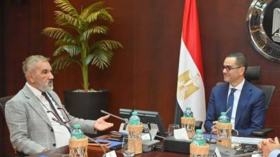 استثمارات تركية في مصر.. 2,000 ماكينة خياطة وفرص عمل جديدة