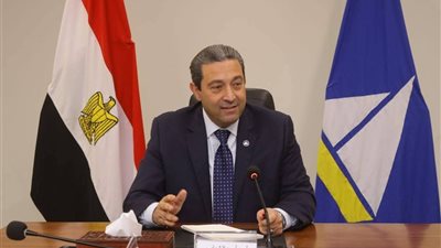 بين 