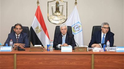 وزير التعليم العالي يترأس اجتماع المجلس الأعلى للجامعات ويؤكد دعم البحث العلمي والابتكار الجامعي