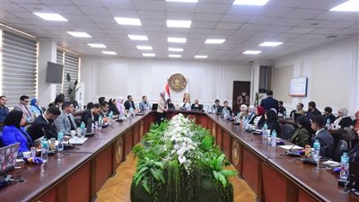 وزارة العمل تطلق الدفعة الأولى من برنامج 