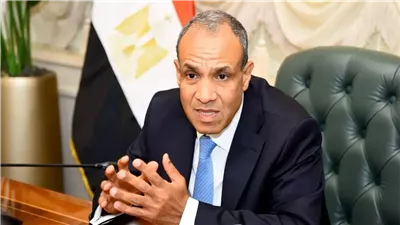 وزير الخارجية يؤكد لنظيره الإماراتي عمق العلاقات الأخوية التي تربط بين البلدين