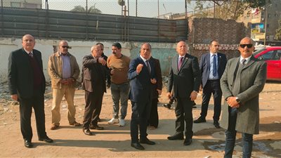محافظ القاهرة يوقف أعمال بناء مخالفة بالمقطم ويُحيل المخالفين للنيابة