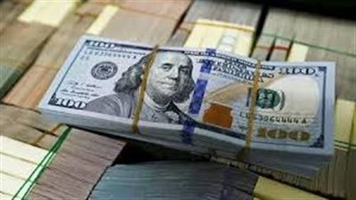 الدولار يحافظ على استقراره بالبنوك.. و