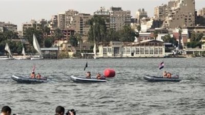 المسطحات تنقذ شخصًا قفز في مياه النيل من أعلى كوبرى قصر النيل