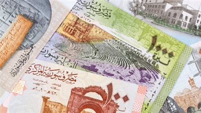 تراجع مفاجئ.. سعر الدولار مقابل الليرة السورية اليوم الأحد 11 يناير 2026 في السوق السوداء