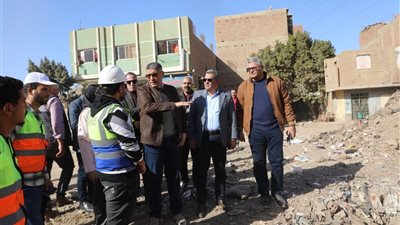 محافظ الجيزة يتفقد مشروع رصف وتطوير طريق الإخلاص لتخفيف الضغط المروري بالطالبية والعمرانية