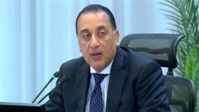 رئيس الوزراء يراقب تقدم مشروع الهيدروجين الأخضر بقناة السويس لتعزيز الطاقة المتجددة