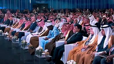وزير البترول المصري يعرض 
