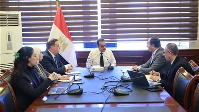 وزير الصحة يتابع مستجدات التحول الرقمي والميكنة بمستشفيات المؤسسة العلاجية