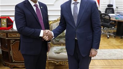 محافظ القاهرة يستقبل سفير باكستان لتعزيز التعاون المشترك