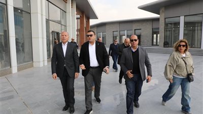 وزير الإسكان ومحافظ القاهرة يتفقدان مشروع «حدائق تلال الفسطاط» لمتابعة الأعمال النهائية قبل الافتتاح