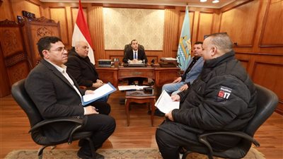 عبد المعطى يوجه ببحث عدد من طلبات وشكاوى المواطنين أبناء كفرالشيخ 