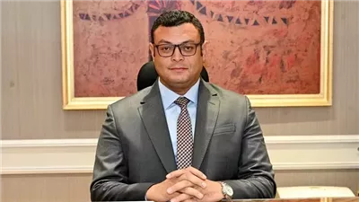 تسويق المشروعات العمرانية.. وزير الإسكان يناقش مع 