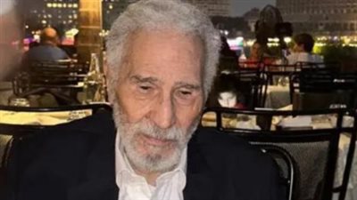 رد قاطع من نجل عبد الرحمن أبو زهرة على شائعات تدهور حالته المادية