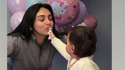 بطابع طفولي .. سلمى أبو ضيف تحتفل بعيد ميلاد ابنتها صوفيا