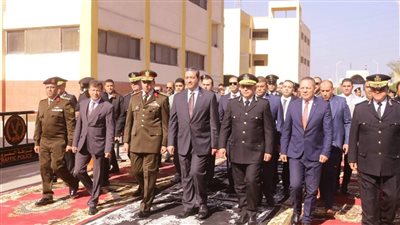 بمناسبة عيد الشرطة الـ74.. محافظ دمياط يكرم أرواح الشهداء