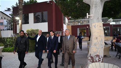 وزير الرياضة يتفقد نادي التوفيقية للتنس ويؤكد: تطوير المنشآت أولوية لتوفير بيئة رياضية آمنة