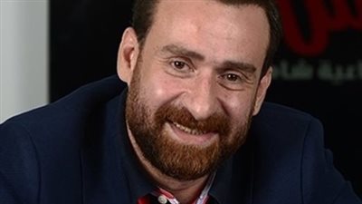 نضال الشافعي.. كيف تربع خريج 