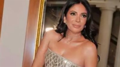 فستان منى زكي يثير الجدل: تفاصيل الأمسية الجميلة التي تصدرت بها التريند