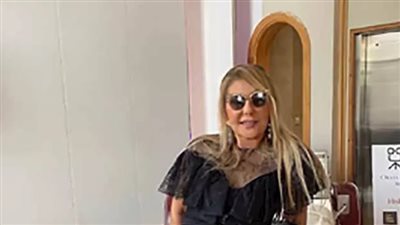 تفاصيل الإطلالة: الدانتيل الأسود يبرز أناقة نادية الجندي في أحدث ظهور