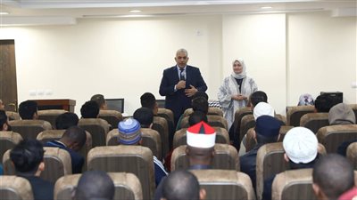 مستشارة شيخ الأزهر ونائب رئيس جامعة الأزهر يناقشان شؤون الرعاية الصحية والقيادة للطلاب الوافدين