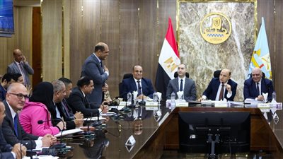 محافظ كفرالشيخ يعلن فوز مركزى دسوق ومصيف بلطيم ويمنحهما مكافأة التميز