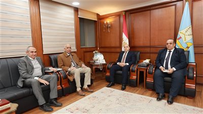  محافظ كفرالشيخ يستقبل القائم بعمل رئيس الجامعة