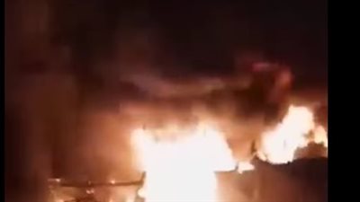 عاجل.. تفاصيل اندلاع حريق في 3 منازل بمنطقة الزرايب بالقاهرة وتحركات عاجلة للأجهزة الأمنية (فيديو)