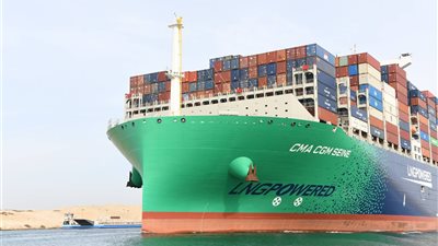ضمن قافلة الشمال.. قناة السويس تشهد عبور سفينة الحاويات العملاقة CMA CGM SEINE 