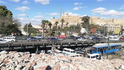 القاهرة تبدأ تفكيك كوبري السيدة عائشة لتحويل الميدان لمتحف مفتوح