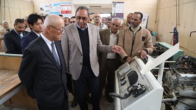 محافظ قنا والسفير الياباني يتفقدان 