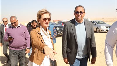 محافظ قنا يستقبل سفيرة الاتحاد الأوروبي لتفقد مشروعات إدارة المخلفات الصلبة بـ 