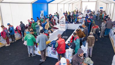 صُناع الجمال بالقاهرة.. دكان الفرحة يوفر 130 ألف قطعة ملابس جديدة ويدعم ذوي الهمم