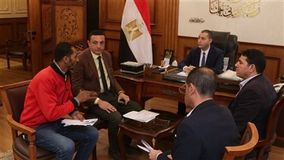  محافظ كفرالشيخ يوجه ببحث عدد من طلبات وشكاوى المواطنين