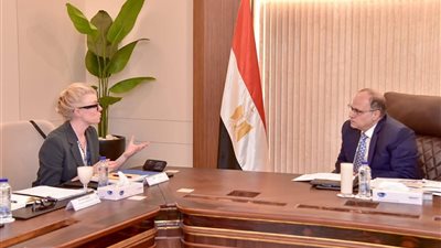 رئيس هيئة الدواء المصرية يستقبل وفد الأعمال السويدي لبحث آفاق التعاون في القطاع الصحي والدوائي
