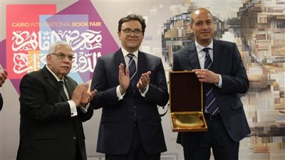 وزير الثقافة يكرّم الفائزين بالدورة 57 لمعرض الكتاب ويؤكد على دعم الإبداع الثقافي وتعزيز مكانة الفكر والكتاب
