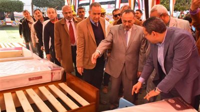 محافظ أسيوط يفتتح معرض إعادة تدوير الأخشاب في أبو تيج