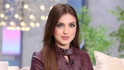 ياسمين عز في 
