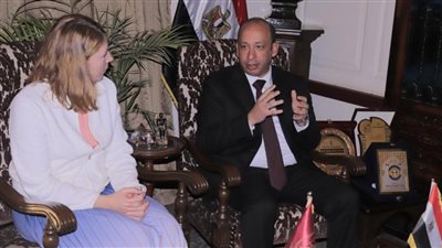 قصر العيني يستقبل وفدًا سويديًا رفيع المستوى لبحث مستقبل التحول الرقمي في الطب