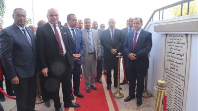 رئيس جامعة قنا يفتتح المركز البيومتري للأوراق الثبوتية