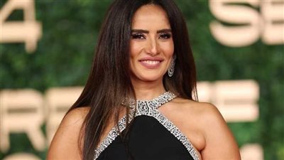 زينة تكسر حاجز السرية: لماذا اختارت الفنانة هذا التوقيت لإظهار أبنائها؟