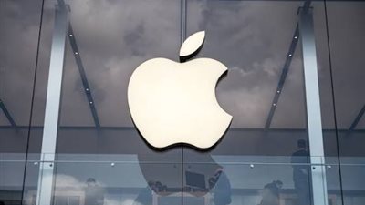 آبل Apple تطور ميزة ذكية لإخفاء محتوى شاشة MacBook