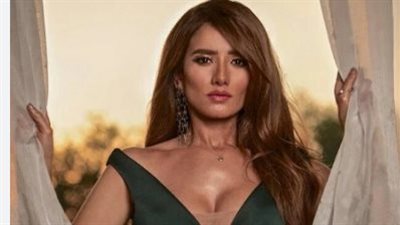 الفنانة زينة: رحلة 